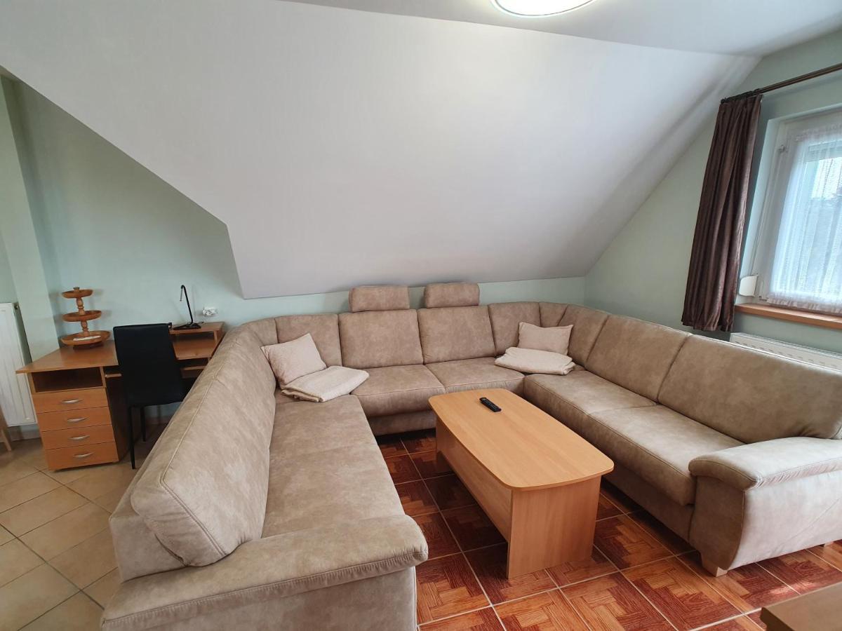 Krisztian Apartmanhaz 본보야크바세기 외부 사진